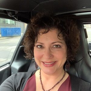 Meet your Posher, Stephanie